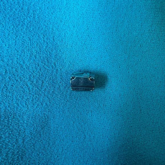 Pandora Adventure Suitcase Charm - Picture 3 of 4